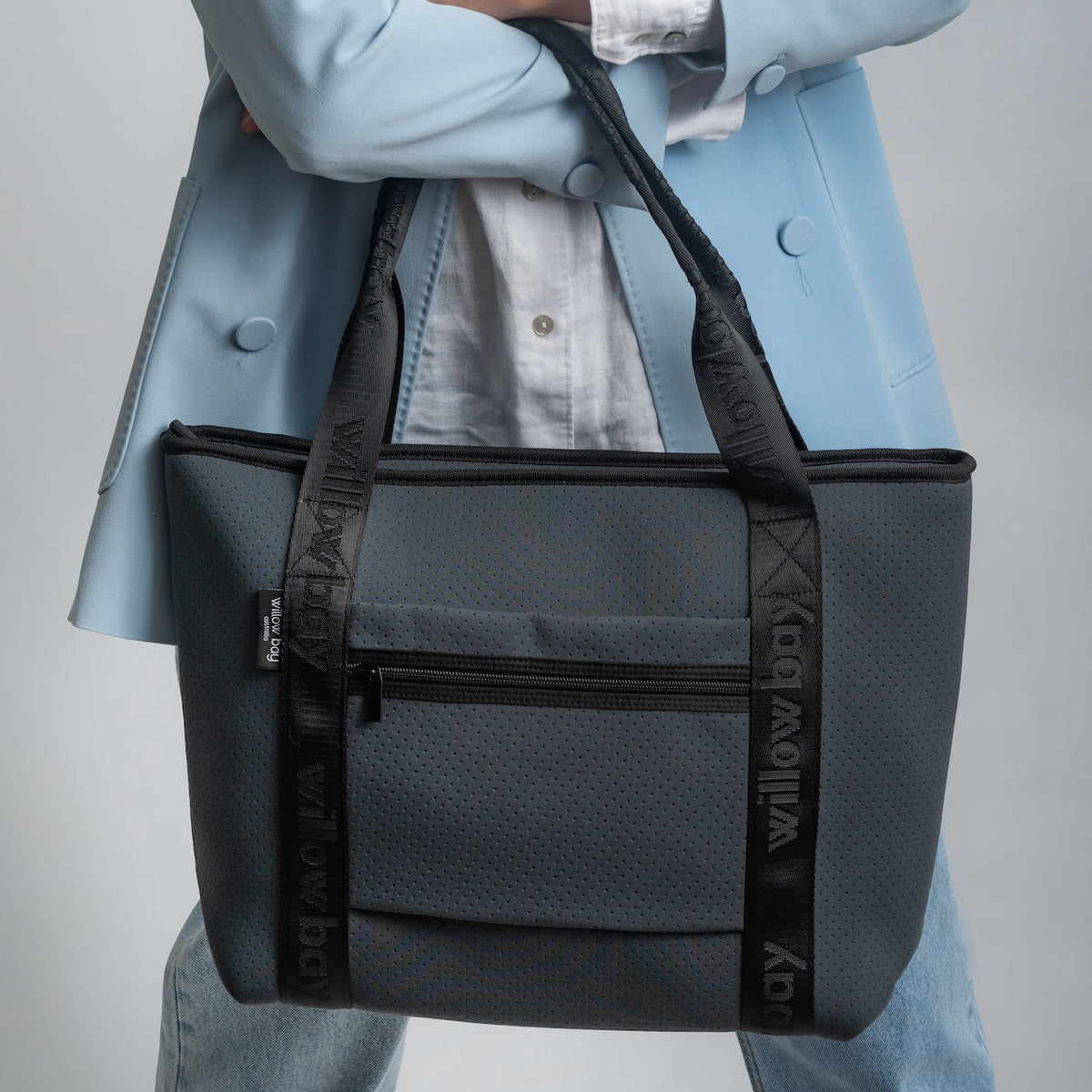 BOUTIQUE TRAVEL Neoprene Tote Bag With Zip (with luggage/trolley sleeve) - CHARCOAL