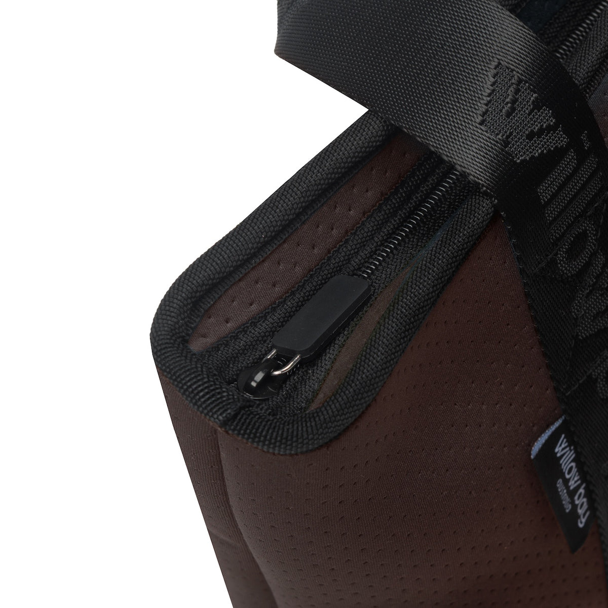 BOUTIQUE TRAVEL Neoprene Tote Bag With Zip (with luggage/trolley sleeve) - CHESTNUT