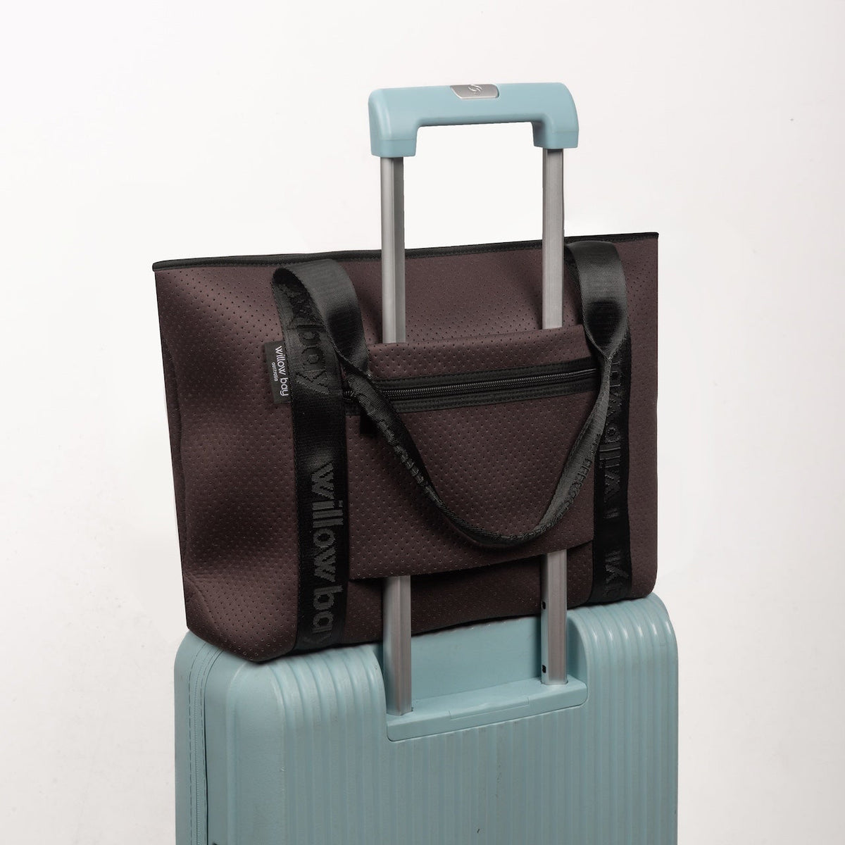 BOUTIQUE TRAVEL Neoprene Tote Bag With Zip (with luggage/trolley sleeve) - CHESTNUT