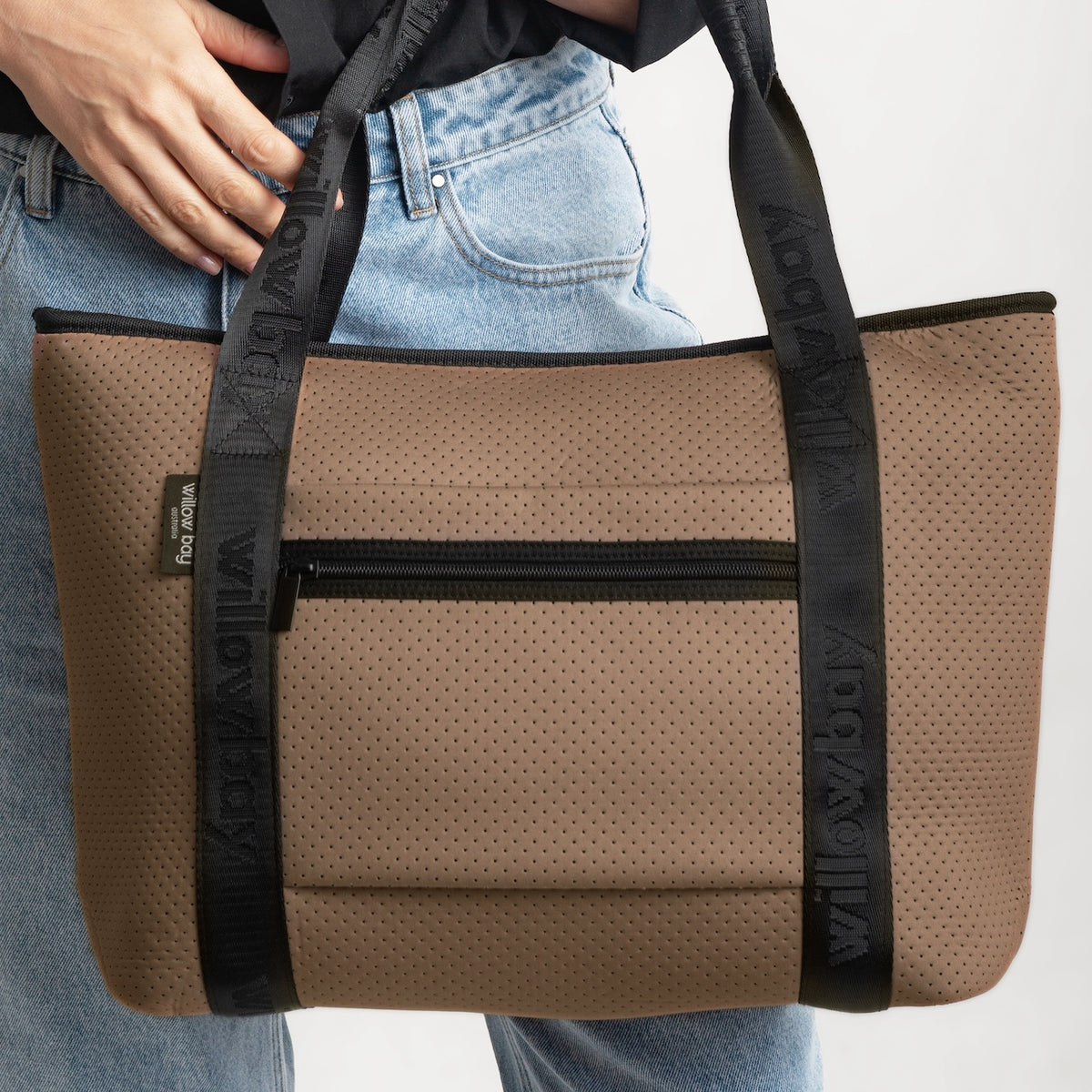 BOUTIQUE TRAVEL Neoprene Tote Bag With Zip (with luggage/trolley sleeve) - DESSERT CLAY