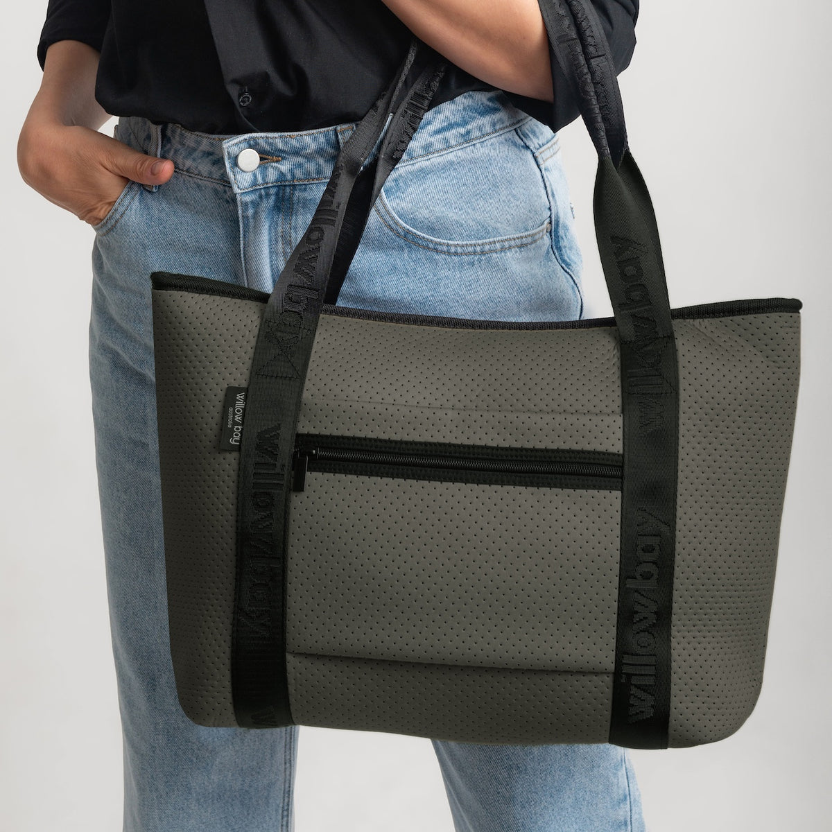 BOUTIQUE TRAVEL Neoprene Tote Bag With Zip (with luggage/trolley sleeve) - DEEP MOSS