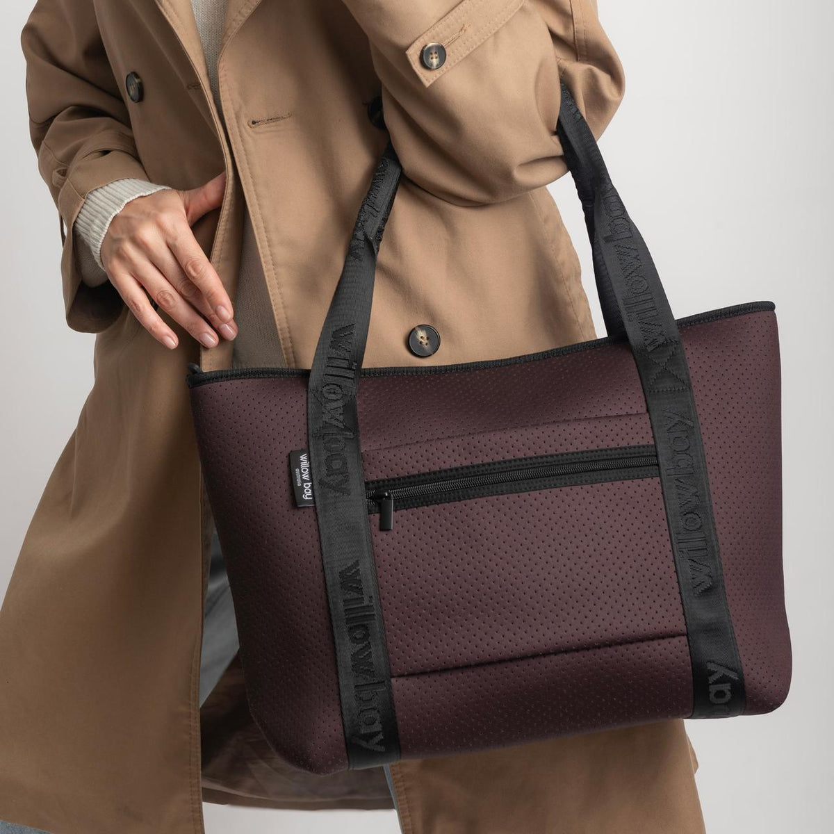 BOUTIQUE TRAVEL Neoprene Tote Bag With Zip (with luggage/trolley sleeve) - Chestnut-Zip Tote-Willow Bay Australia